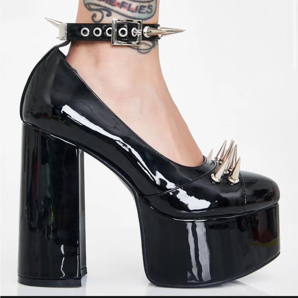 DOLLS KILL Widow heels…FOR THE GOTH BADDIES 🖤⚰️😈🦇